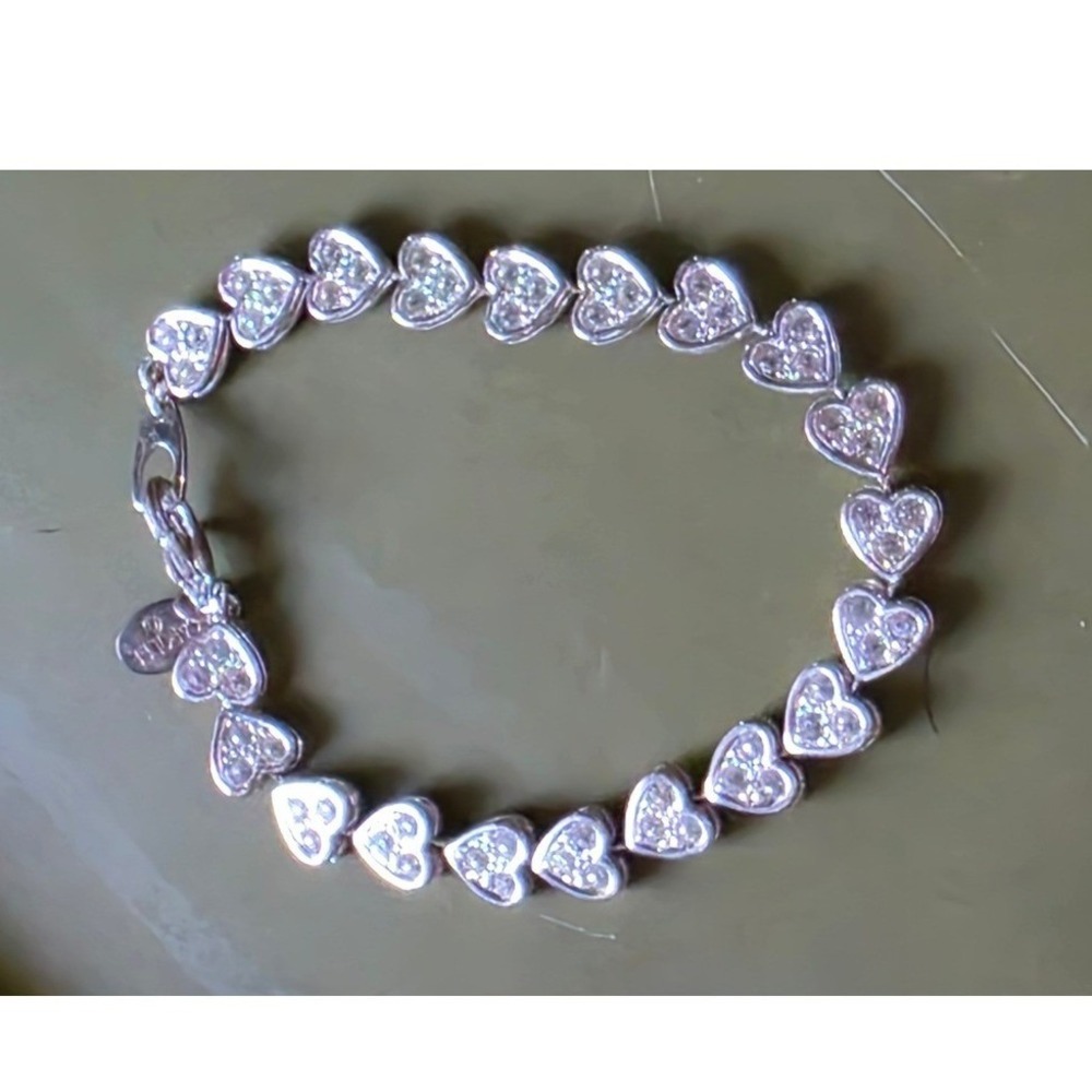 Carolee Silver Tone Rhinestone Heart Link Tennis Bracelet Clear Crystal Romantic - Picture 2 of 6